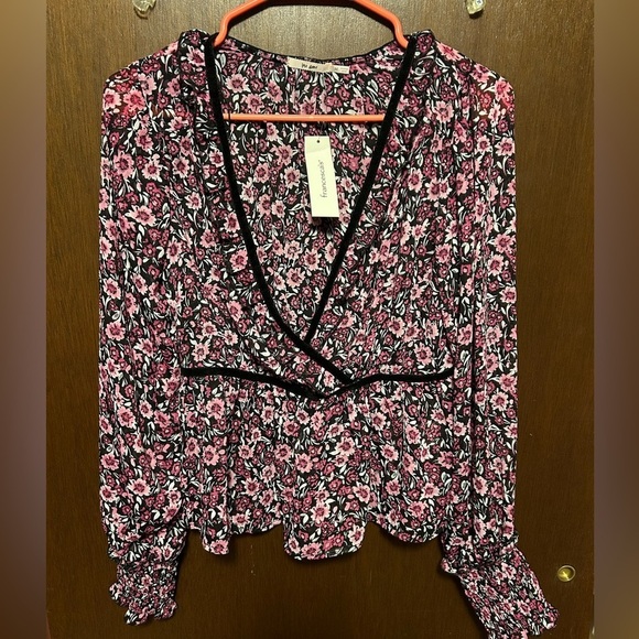 Francesca's Collections Tops - Francesca’s Floral Sheer Blouse Long Sleeve Medium NWT